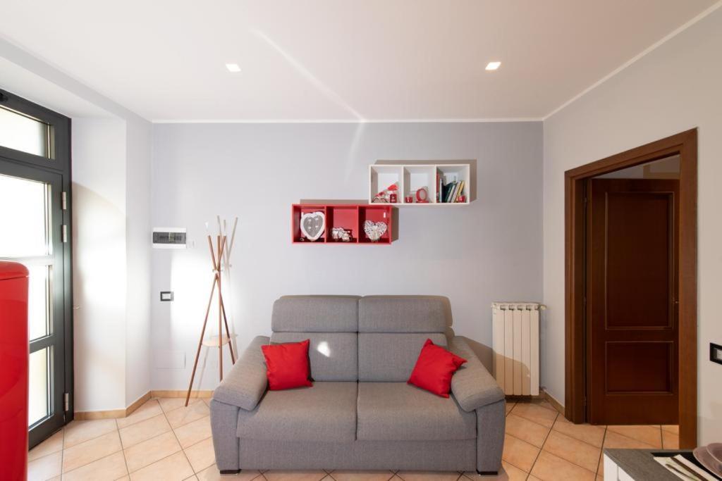 Tony Home โอเมญา ภายนอก รูปภาพ